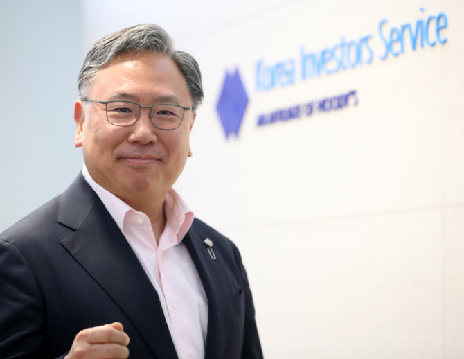 "AI에 데이터 맡기고 애널은 통찰 집중...금융분석플랫폼 도약할 것"