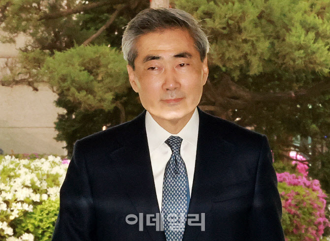 신현송, 취임 일성으로 '물가·금융안정' 강조…원화 국제화·CBDC에도 방점