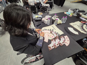 '휠꾸' 해보니…"마치 새 옷 입은 것 같아요" [르포]