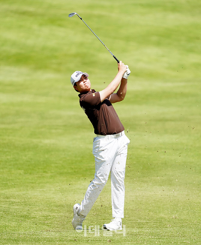  장유빈, 정교한 컨트롤샷                                                                                                                                                                          