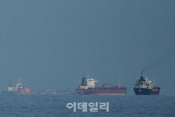 ‘미군 봉쇄 뚫렸다’…이란 석유 400만배럴, 호르무즈 해협 통과