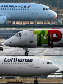 텅 빈 유럽 항공유 탱크…6월 결항 도미노 오나
