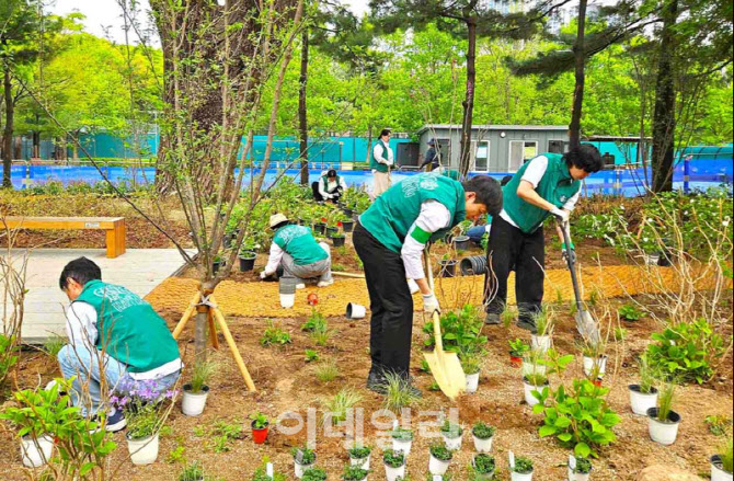 [포토] 스타벅스, 서울국제정원박람회 '쉬었다가길'