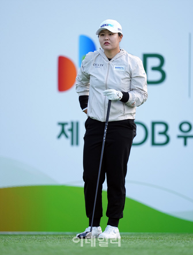 강가율,첫 홀 공략을 생각한다                                                                                                                                                                      
