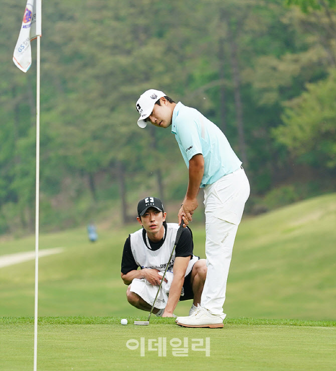  김민규, 캐디와 읽는 라인                                                                                                                                                                         