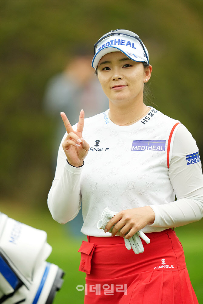 이다연,선두 향한 브이 인사                                                                                                                                                                        