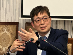 한은, 금리인상 첫 신호…부총재 
