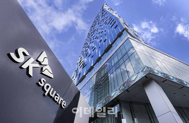 SK스퀘어, 하이닉스 랠리 타고 '황제주' 등극…12%↑[특징주]