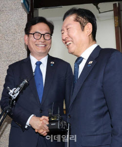 송영길, 정청래 겨냥 "지도부는 자기 홍보하러 다니는 것 아냐"