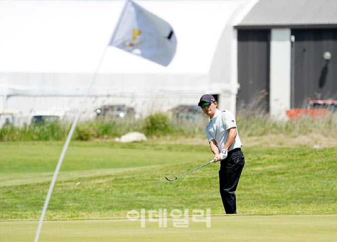  김영수, 날카로운 어프로치                                                                                                                                                                        