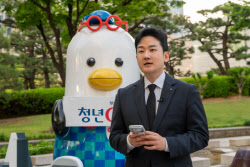 ''TV토론 배제'' 개혁신당 정이한, 단식 돌입…이준석 "불공정" 지적