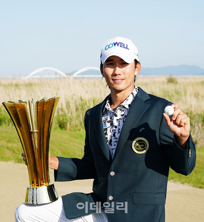  오승택, 도움 준 볼 들고                                                                                                                                                                          
