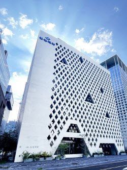 신신제약, 본업 지키며 기술 고도화…마이크로니들 개량신약으로 중장기 승부