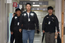 삼성 노조위원장 "노사 이견 여전…2시간 내 조정안 안 나오면 결렬"
