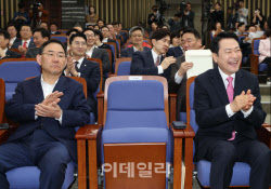 [포토]의원총회 참석한 장동혁-주호영                                                                                                                                                                     