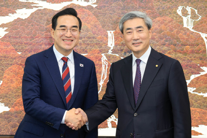 금리 인상 시그널 속 한은·예산처 수장 회동…“유기적인 공조 강화”