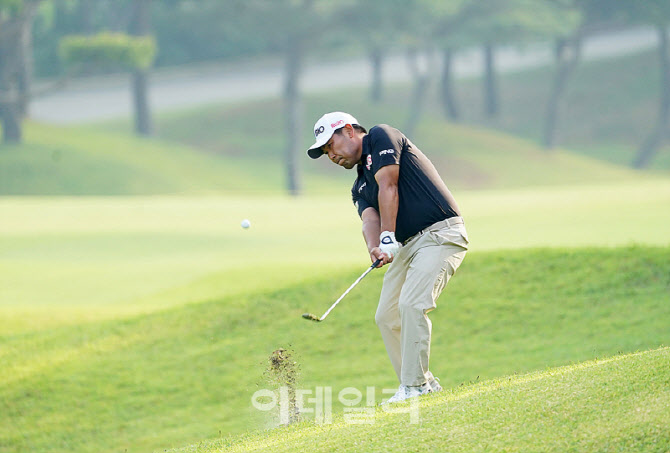 이대한, 날카롭게 붙인다                                                                                                                                                                          