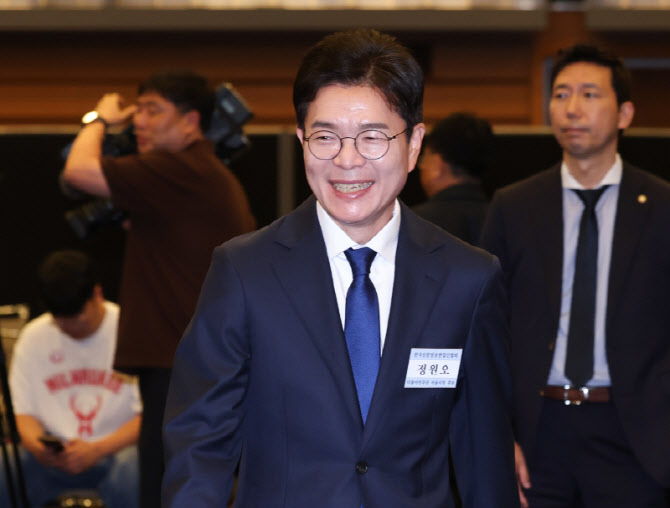 "첫째도 둘째도 민생" 정원오, ''정책 일관'' 행보…吳엔 부동산 질타