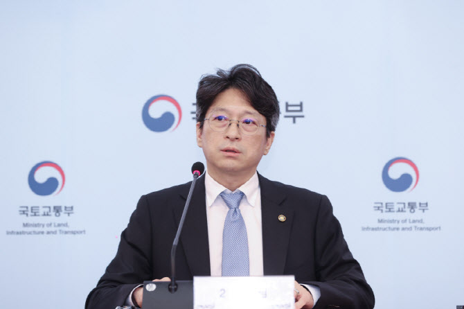 국토부 "아스팔트 생산 단기 정상화 어려워…아스콘 적기 투입 만전"