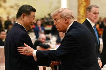 시진핑 “마가(MAGA) 함께 가자”·트럼프 “친구, 9월 미국 오라”