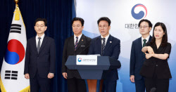 [포토]김민석 총리 "내일 삼성전자 교섭 총파업 막을 마지막 기회"                                                                                                                                