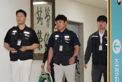 수출 투톱 '반·차' 공장 동시에 스톱 위기