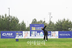[포토] 오안현, 파워풀한 스윙으로 날린다                                                                                                                                                                 