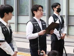 삼성전자 DX 직원들 "초기업노조 교섭요구안 전면 백지화해야"