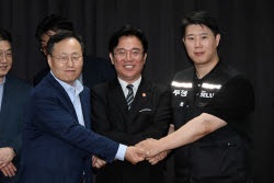[속보]노동장관 "대화의 끈 놓지 않은 삼성 노사에 감사"