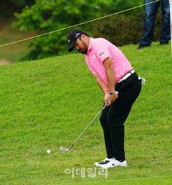 정찬민, 날카로운 칩핑