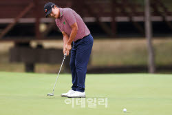 [포토]이경훈,버디로 올라간다                                                                                                                                                                            