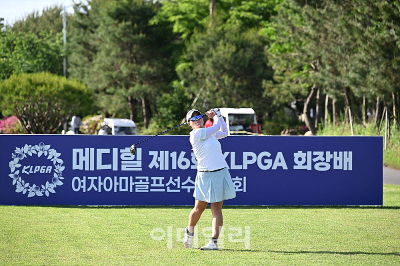 이지요, 호쾌한 드라이버샷                                                                                                                                                                        