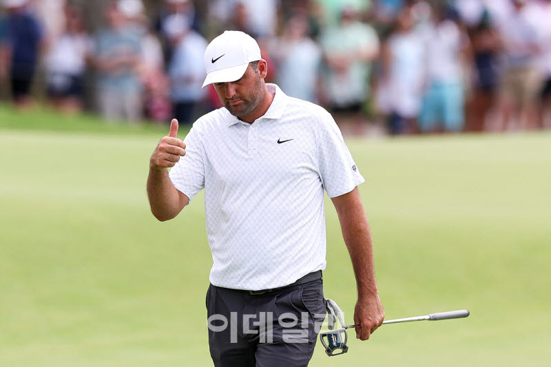 스코티 셰플러,버디 성공 엄지척                                                                                                                                                                    