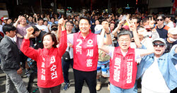 [포토]오세훈 국민의힘 서울시장 후보, 중구에서 찰칵                                                                                                                                                      