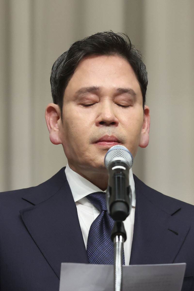 정용진 신세계 회장, 스타벅스 마케팅 관련 사과문 발표                                                                                                                                              