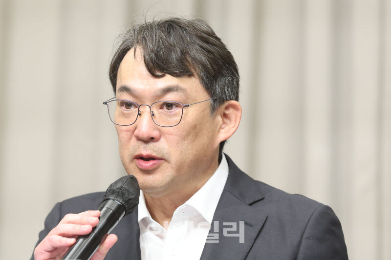[포토]스타벅스 마케팅 진상조사 결과 발표하는 전상진 부사장