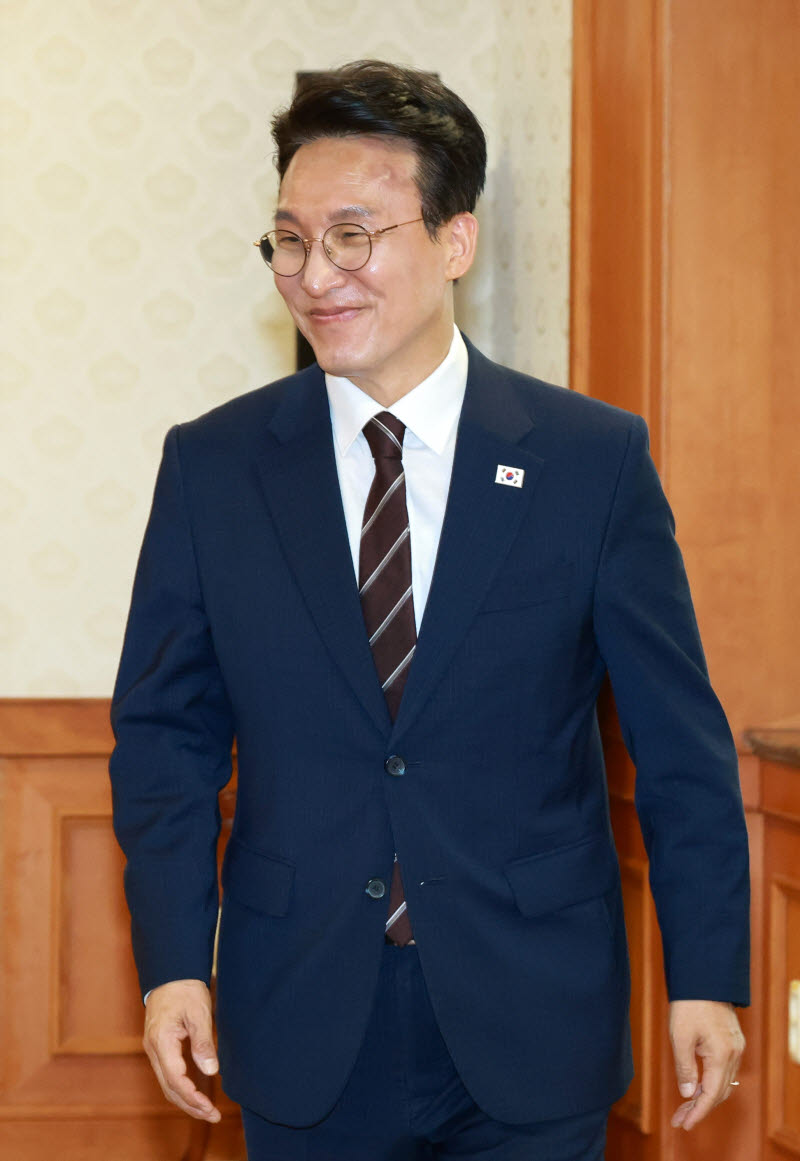 2045전략수립위원회 1차 회의 참석하는 김민석 총리                                                                                                                                                  