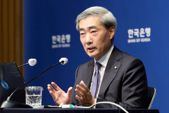 신현송 "금리인상, 갈 길 명확"…연내 최대 2회 인상 '신호' (종합)
