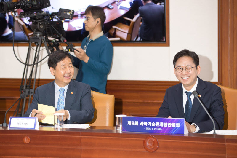 정부, 빅테크와 손잡고 AI 보안 강화…내년 독자기술로 '보안주권' 세운다