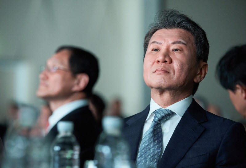 정몽규, 왜 월드컵 뒤 사퇴 택했나...'대표팀 부담 차단 및 책임론 수습'