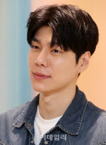'모자무싸' 김종훈 "고윤정 얼굴보고 폭언 어려워…딴데 봤다"[인터뷰]③