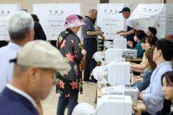 지선 사전투표율 낮 12시 16.48%…736만 명 투표 마쳐