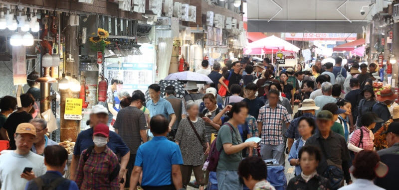 저소득층 적자 '역대 최대'…고소득층 여윳돈은 4년 만에 최대