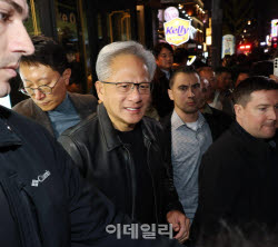 "젠슨 황 '주문서' 사라"…2차 '깐부 회동' 앞두고 개미 향한 조언