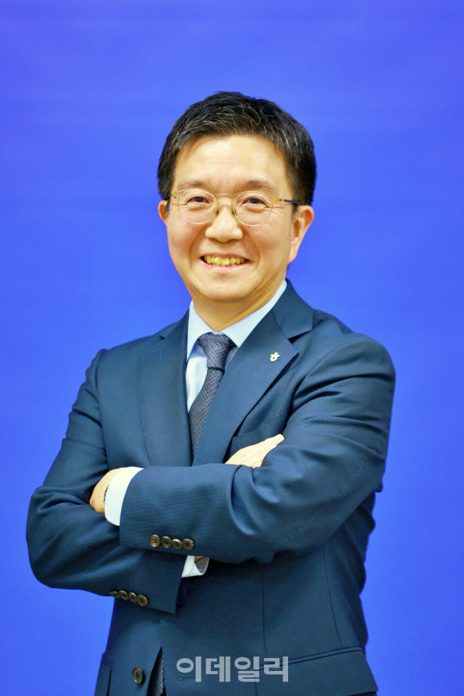 [만났습니다①] 관광도 유통·세일즈 경쟁…인프라 대신 K콘텐츠 소프트웨어 키워야