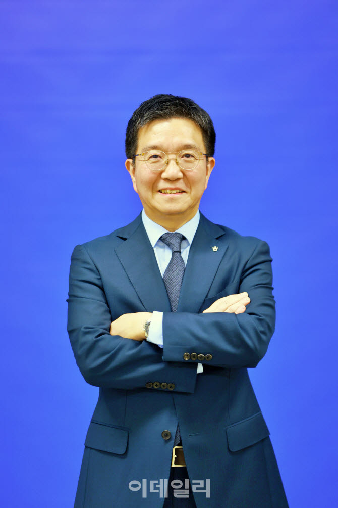 [만났습니다②] "수백원 전시관보다 외항사 직항 하나가 지역에 더 큰힘"