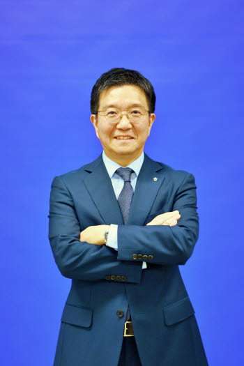 "수백억 전시관보다 외항사 직항 하나가 지역에 더 큰힘"