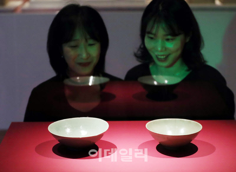  한-프랑스 140주년 특별전-고종이 프랑스에 선물한 고려청자                                                                                                                                         