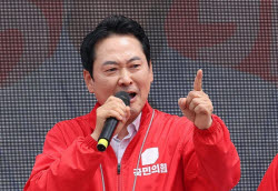 막판까지 ‘이재명 때리기’…장동혁 “방구석 여포 대통령, 韓 외교 서글퍼”