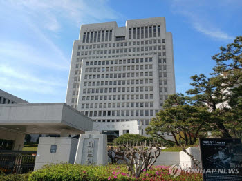 기초생활수급자 국선변호인 요청 기각한 法…대법원 "방어권 침해"